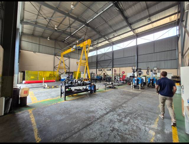 1,062M² FACTORY FOR SALE IN APEX
